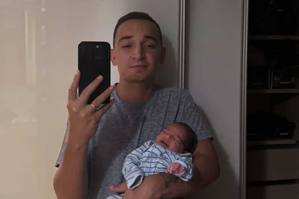 “Dar conforto a quem ama”, diz João Gomes sobre conciliar carreira e paternidade