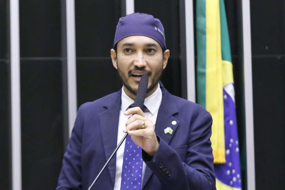 Projeto do Deputado Dr. Fernando Maximo prioriza vagas em escolas para pessoas com deficiência