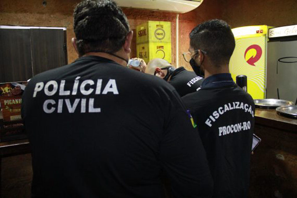Procon efetua recomendações e autuações a donos de estabelecimentos de bebidas alcoólicas em Porto Velho