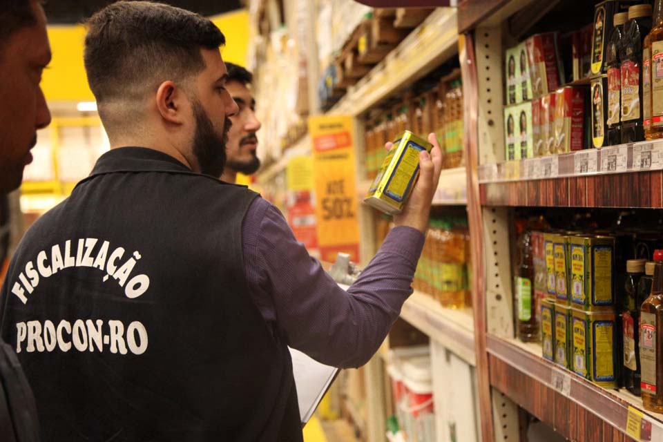 Procon fiscaliza azeite fraudado em atacados,  grandes e pequenos supermercados de Porto Velho