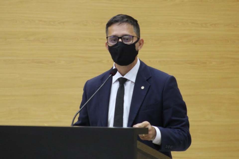 Em discurso deputado Anderson lamenta não inclusão de servidores do sistema socioeducativo em projeto de reajuste