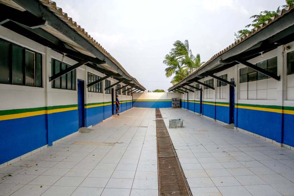 Após reforma, Governo realiza descerramento da placa oficial do Colégio Tiradentes VI 