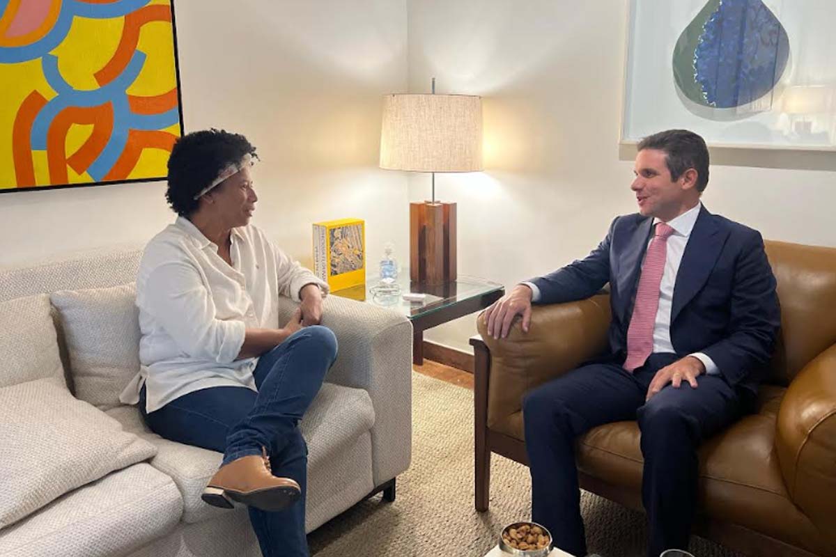 Deputada Sílvia Cristina anuncia reunião com o presidente Hugo Motta, que pode definir rumos da PEC 47