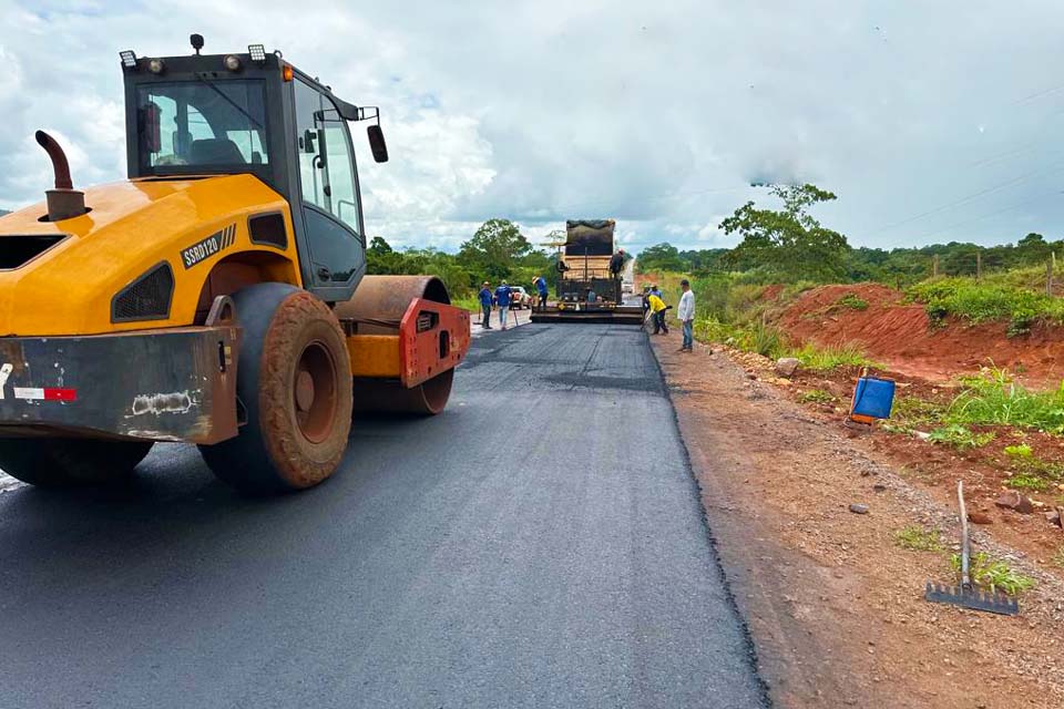 Obras de infraestrutura e pavimentação asfáltica avançam na Rodovia do Boi, na região do Cone Sul do Estado