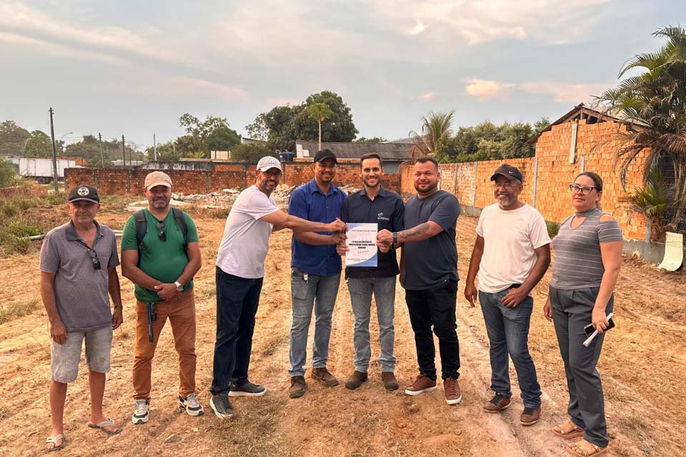 Prefeitura entrega título definitivo de propriedade à Associação de Moradores do Primavera