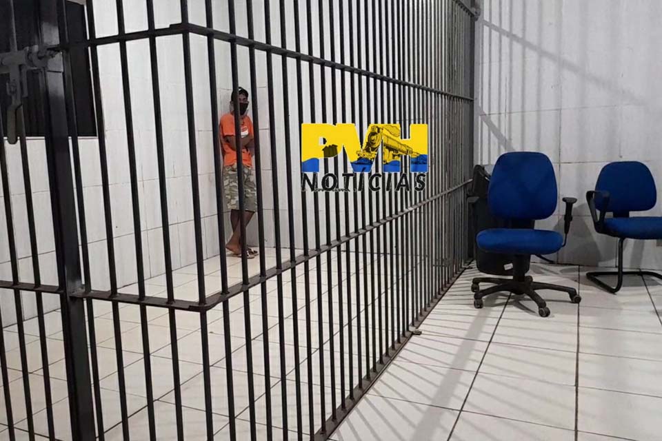 Foragido da justiça é preso com mais de 80 porções de maconha na zona sul