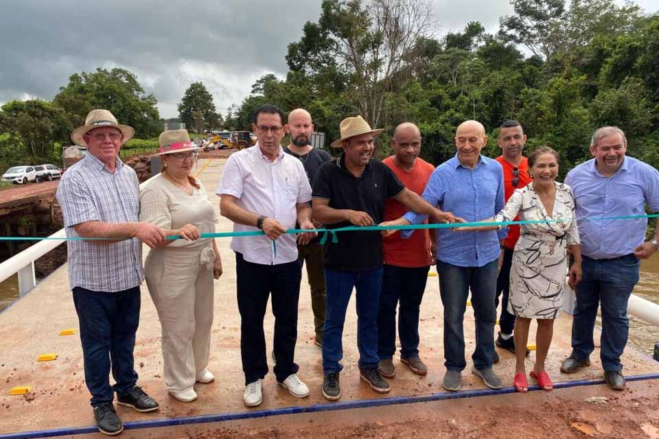 Prefeitura de Rolim de Moura entrega nova ponte de concreto na Linha 196 sul