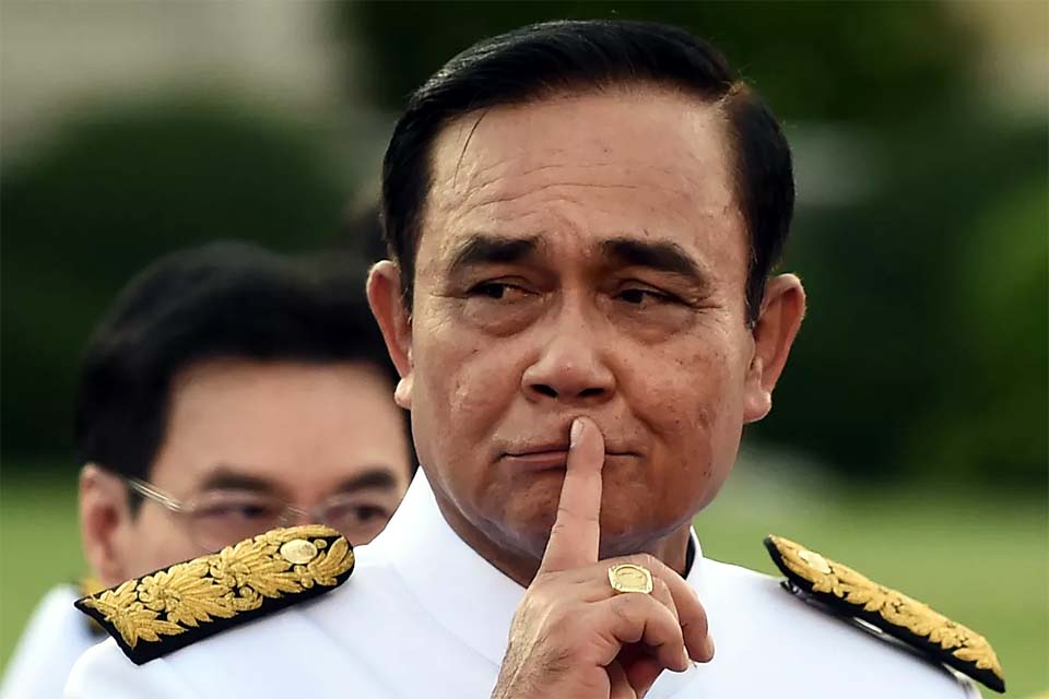 Líder de golpe militar na Tailândia assume cargo de primeiro-ministro