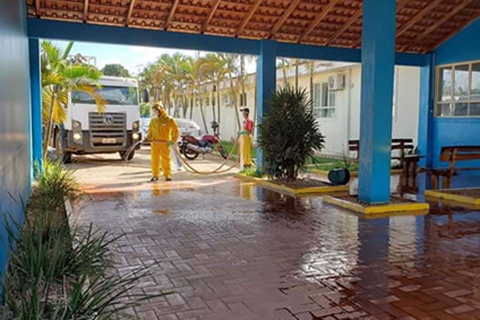 Prefeitura faz desinfecção em ruas e locais de grande circulação 