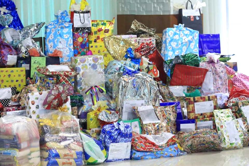 Jornalistas da Secom adotam cartinhas de crianças da campanha dos Correios 