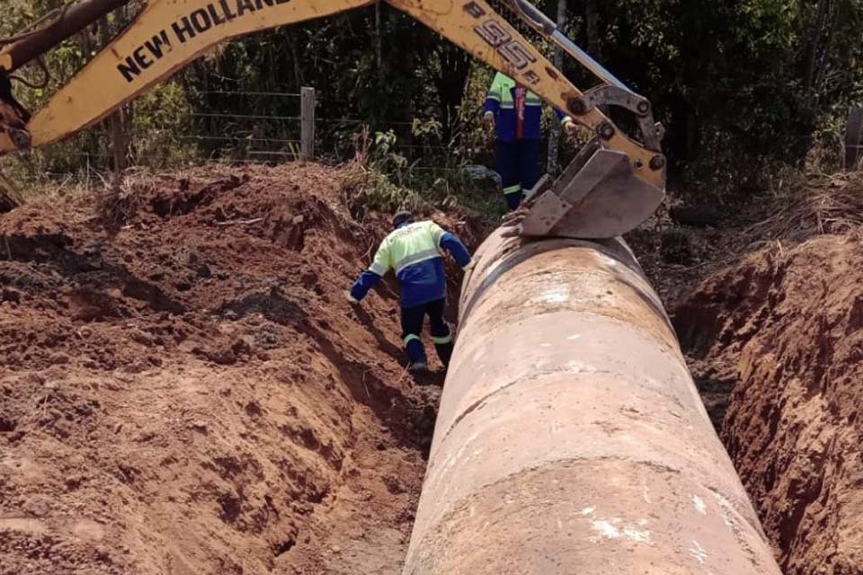 Prefeitura substitui ponte de madeira por bueiro de concreto no travessão que liga a Linha 625 com a 627