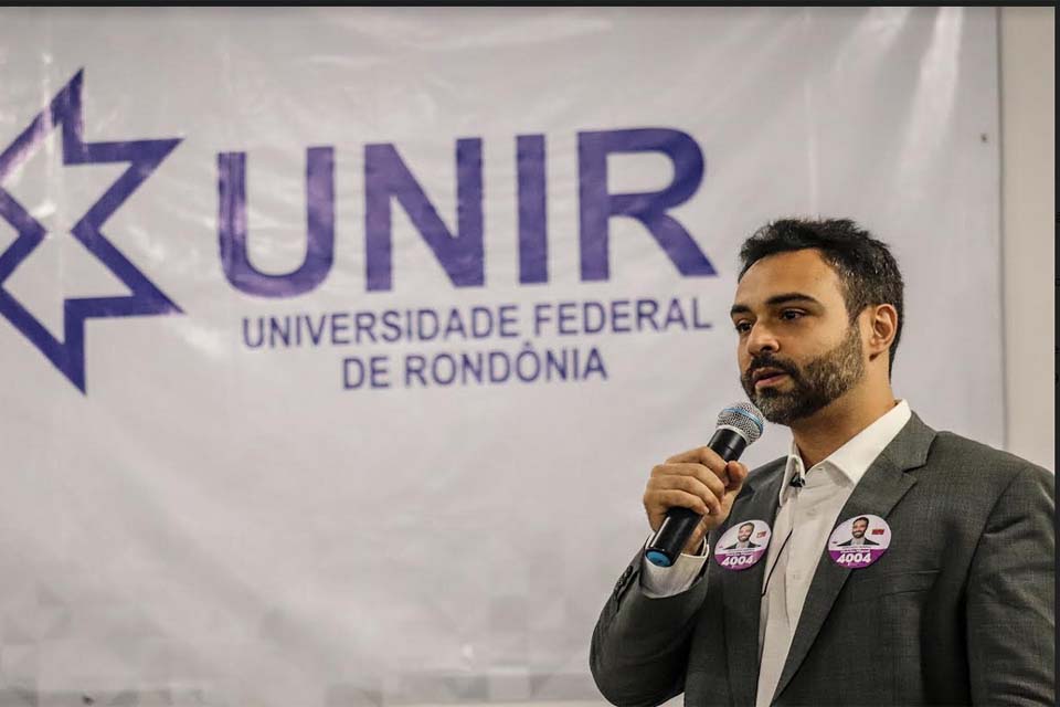 Vinicius Miguel participa de roda de conversa com candidatos promovida pela Universidade Federal de Rondônia
