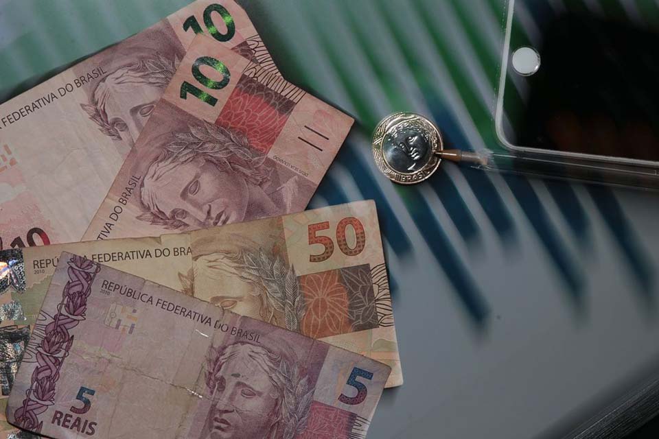 Indicador de Incerteza da Economia recua 6,4 pontos em abril