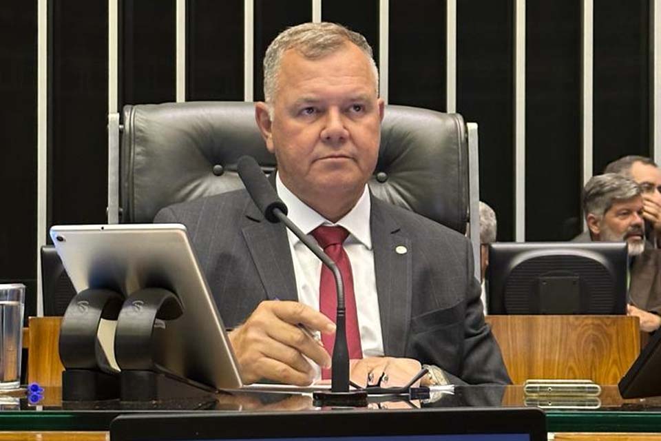 Deputado Federal Lúcio Mosquini assina pedido de Impeachment do Presidente Lula