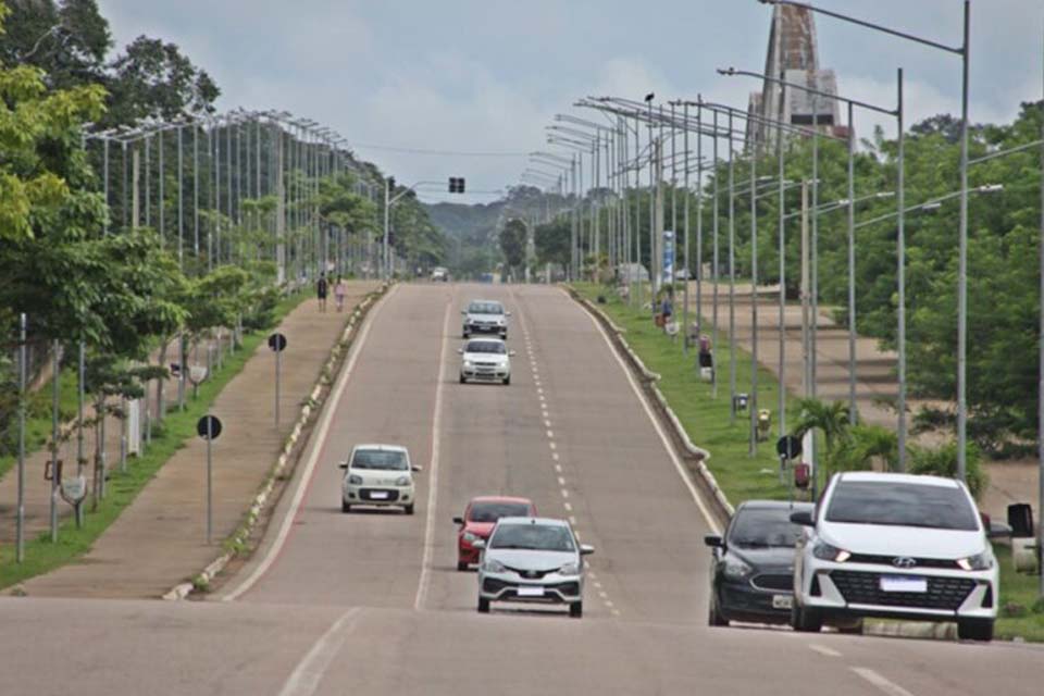 Detran-RO informa aos usuários com veículos placa final 5; prazo para regularizar licenciamento anual vai até dia 31