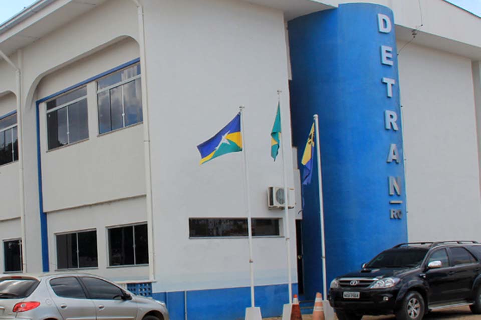 Deputado protesta contra sanha arrecadadora do Detran de Rondônia; e audiências debatem duplicação da 364